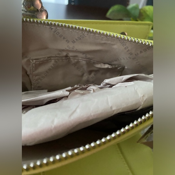 NWT! Gorgeous brand new Steve Madden bag in super fun lemon yellow color. - Picture 9 of 10